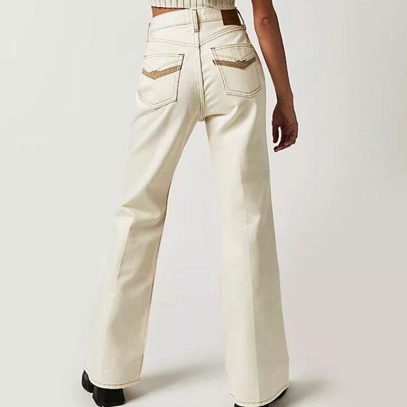 NWT Levi's 70's High Flare Denim Jeans Plus Size 32 x 30 - Picture 3 of 16